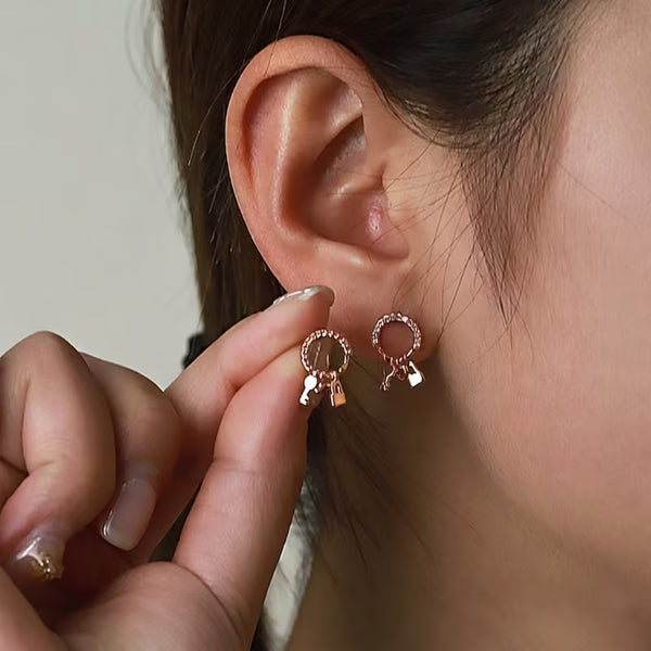 New Creative Heart Lock Pendant Zircon Stud Earrings, Minimalist Vintage for Women