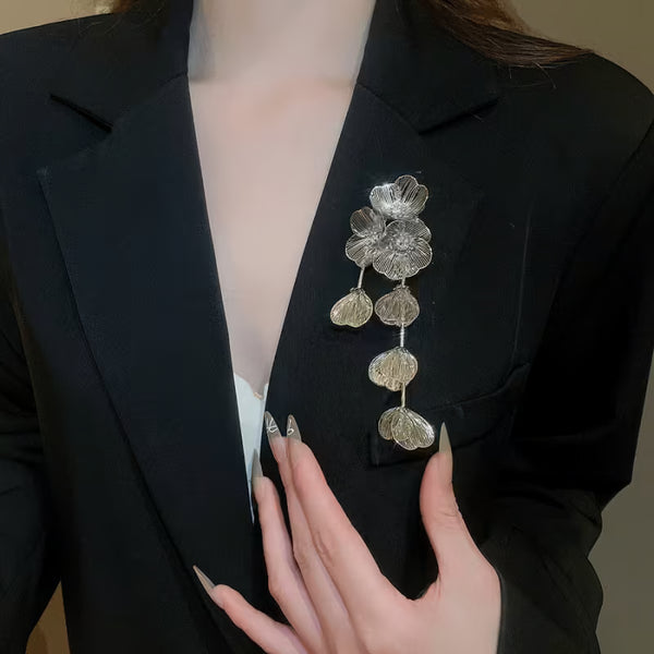 Light Luxury Rhinestone Flower Hollow Chain Tassel Brooch Pin — Minimalist Statement Corsage, Elegant Gift for Women